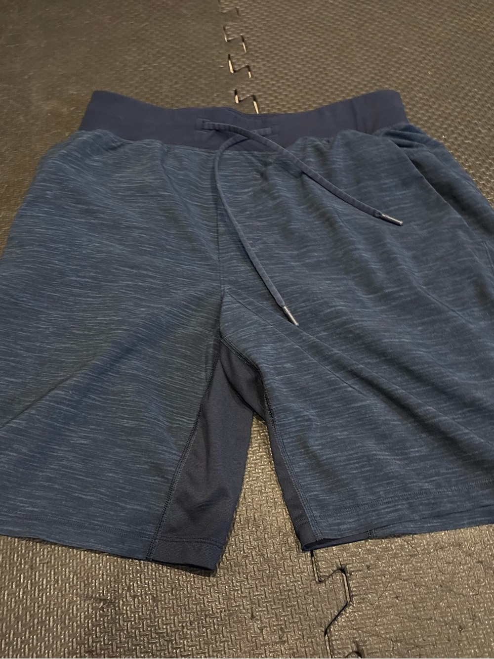 Lululemon T.H.E Linerless Mens Blue Shorts 9" Size Med Athletic Running